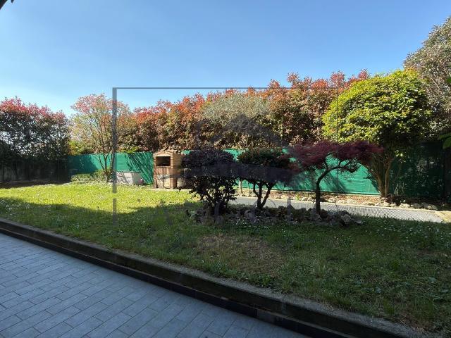 Appartamento in vendita a Casorezzo, Lombardia