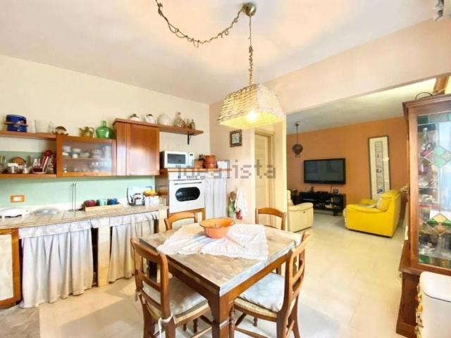 Appartamento in vendita a Vezzano Ligure, Liguria