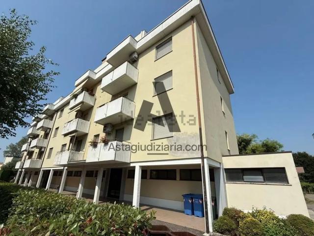 Appartamento in vendita a Mirandola, Modena