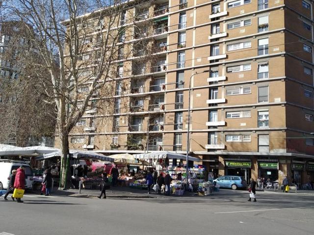Appartamento in vendita a Municipio 7, Milano