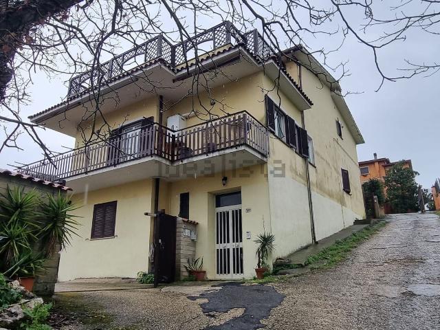 Attico in vendita a Valvacera, Morlupo