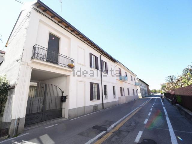 Appartamento in vendita a Biassono, Lombardia