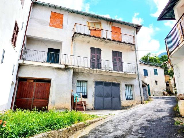 Appartamento in vendita a Armo, Liguria