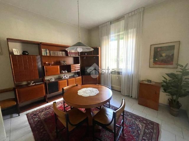 Appartamento in vendita a Regina Pacis, Monza