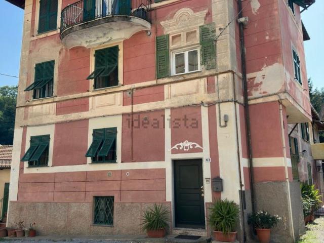 Appartamento in vendita a Campomorone, Liguria