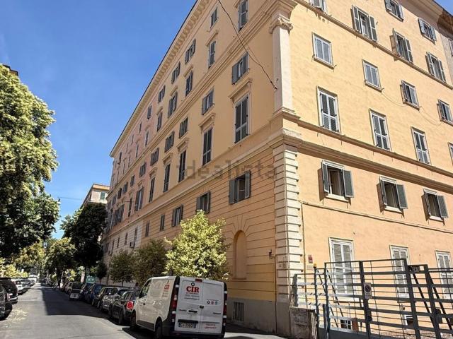 Appartamento in vendita a Municipio Roma I, Roma Capitale