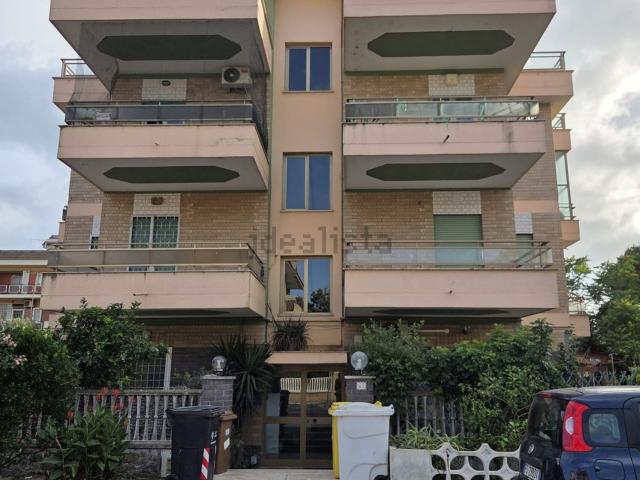 Appartamento in vendita a Laurentum, Roma Capitale