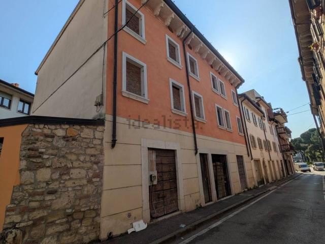 Appartamento in vendita a Nord-Ovest, Brenzone