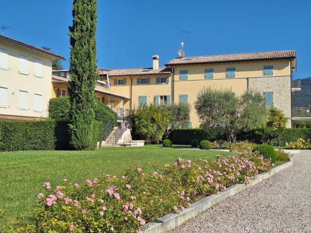 Appartamento in vendita a Costermano, Veneto