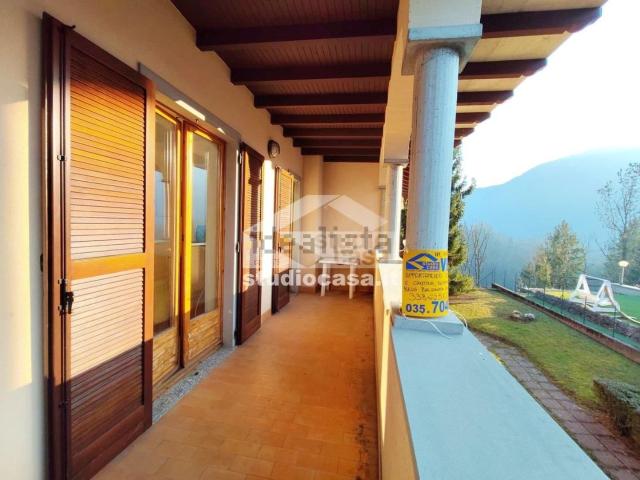 Appartamento in vendita a Clusone, Lombardia
