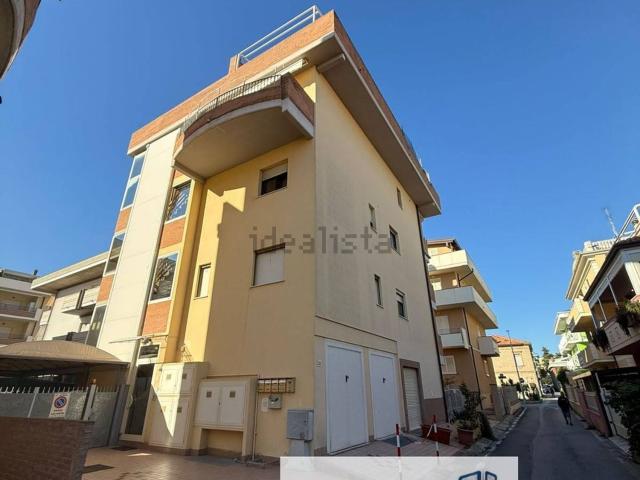 Appartamento in vendita a Alba Adriatica, Teramo