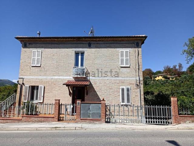 Appartamento in vendita a Scaloni, San Severino Marche