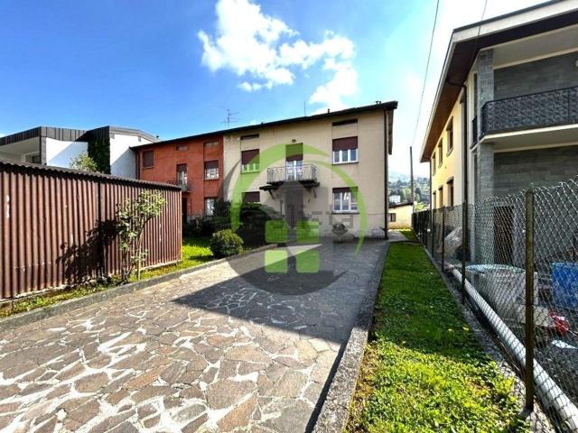 Appartamento in vendita a Leffe, Lombardia