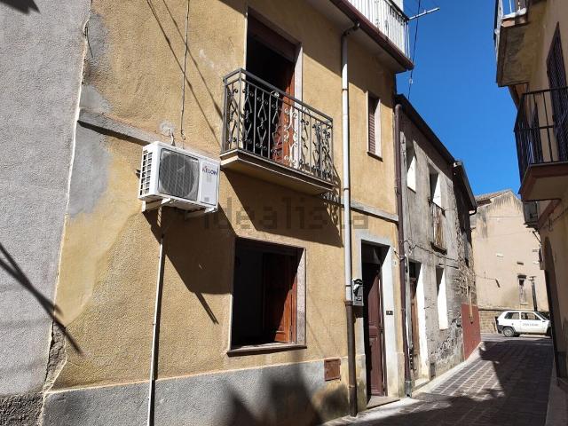 Appartamento in vendita a Reitano, Messina