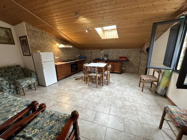 Appartamento in vendita a Vezzi Portio, Liguria