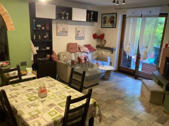 Appartamento in vendita a Lillianes, Aosta