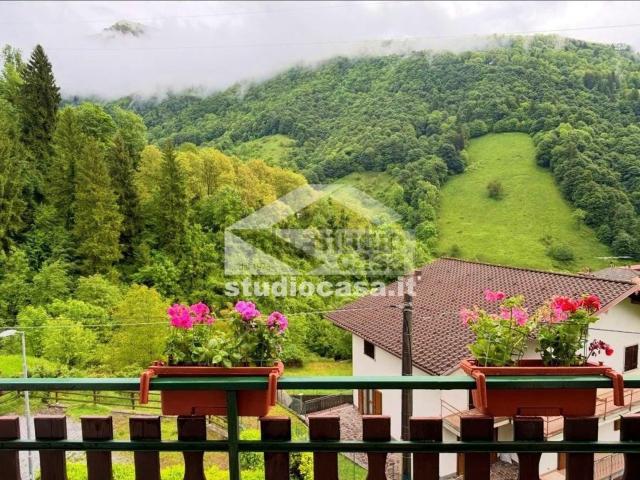 Appartamento in vendita a Oneta, Lombardia