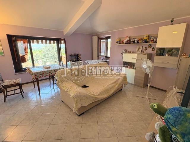 Appartamento in vendita a Casnate con Bernate, Casnate