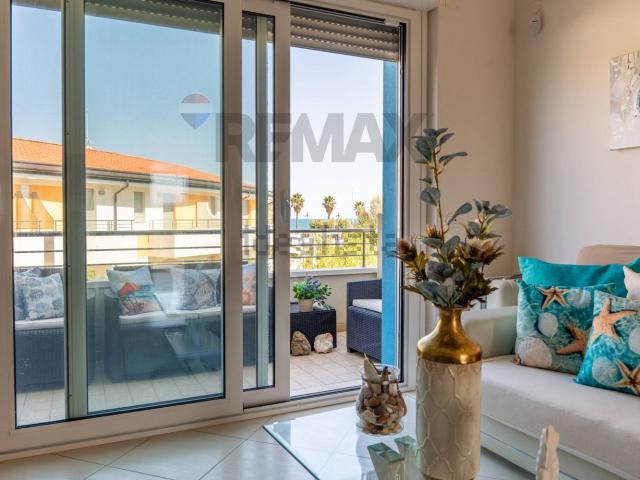 Appartamento in vendita a Marina di Montenero di Bisaccia, Montenero di Bisaccia