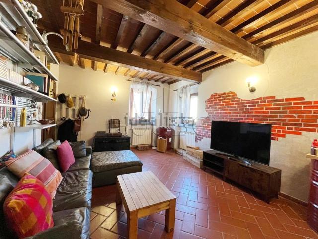 Appartamento in vendita a Poggiola, Palazzo Del Pero