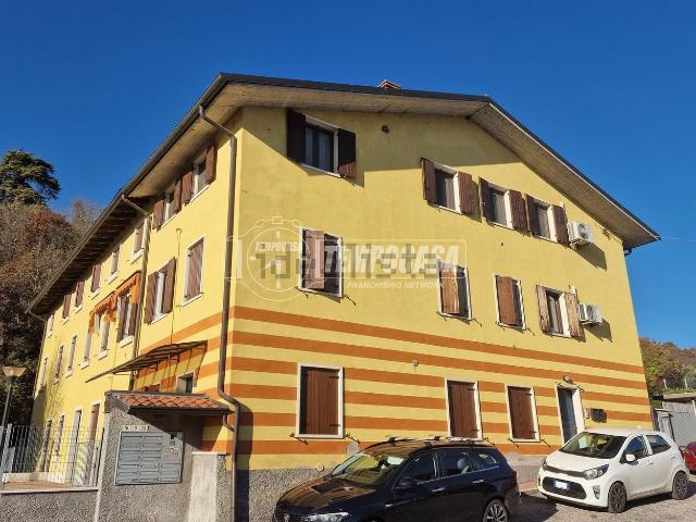 Appartamento in vendita a Pastrengo, Veneto