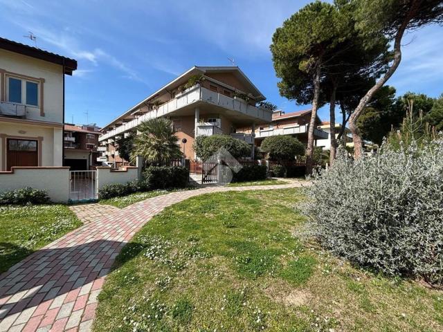 Appartamento in vendita a Quartiere dei poeti, Pineto