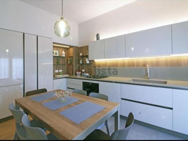 Appartamento in vendita a Ciarnin, Marche