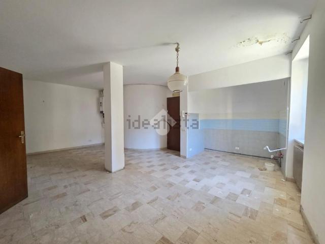 Appartamento in vendita a Romano Di Lombardia, Lombardia
