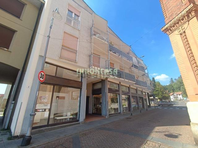 Appartamento in vendita a Tradate, Lombardia