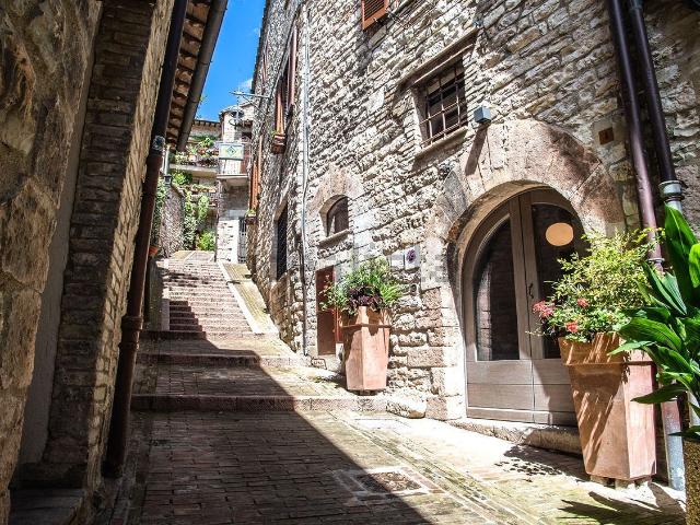 Appartamento in vendita a Assisi, Umbria