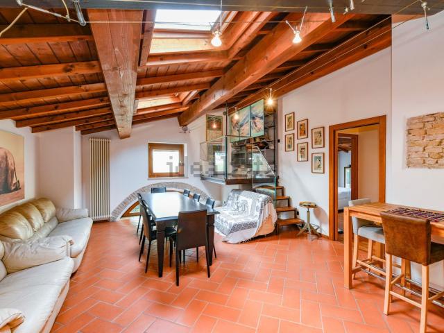 Appartamento in vendita a Peschiera Del Garda, Veneto