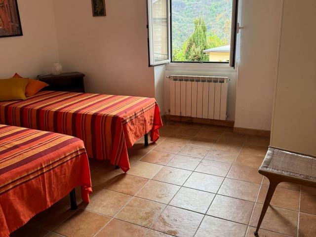 Appartamento in vendita a Castiglione Chiavarese, Liguria