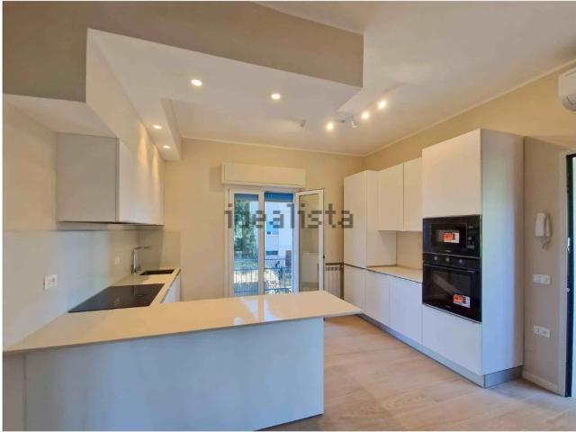 Appartamento in vendita a Vittoria Apuana, Forte Dei Marmi