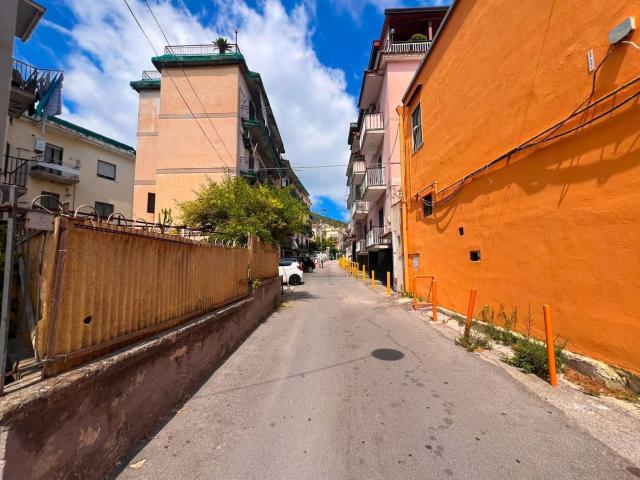 Appartamento in vendita a Lucrino, Pozzuoli