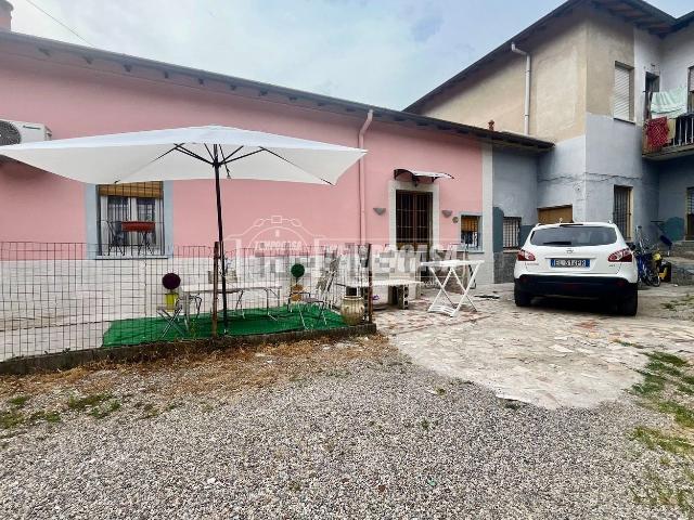 Appartamento in vendita a Magnago, Lombardia