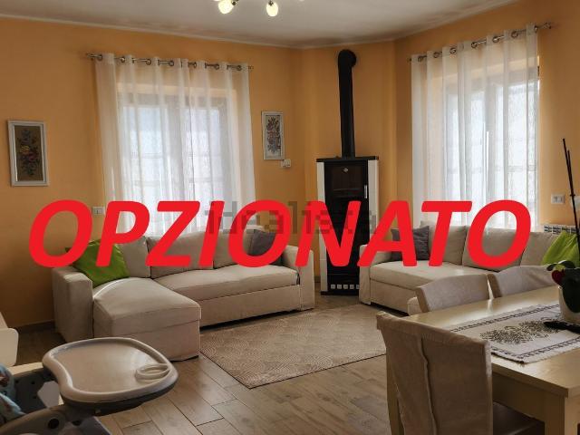 Appartamento in vendita a Rovetta, Lombardia