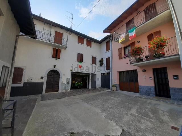 Appartamento in vendita a Sant'omobono Imagna, Lombardia