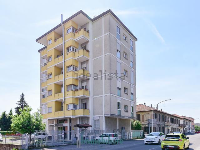Appartamento in vendita a Seregno, Lombardia