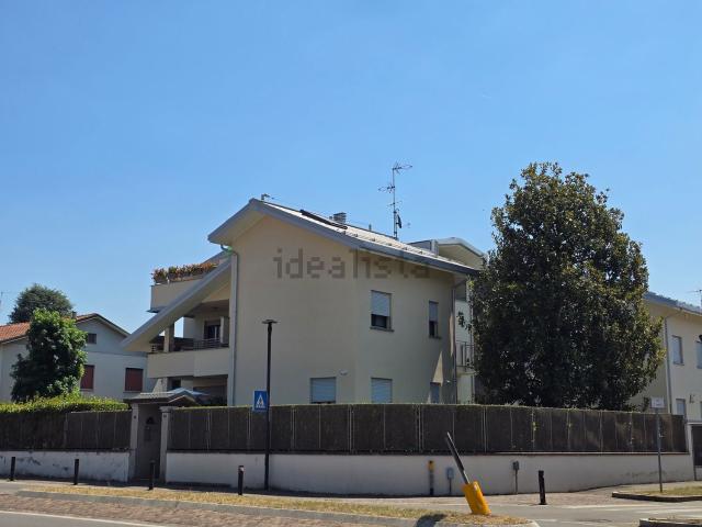 Appartamento in vendita a Arcore, Lombardia