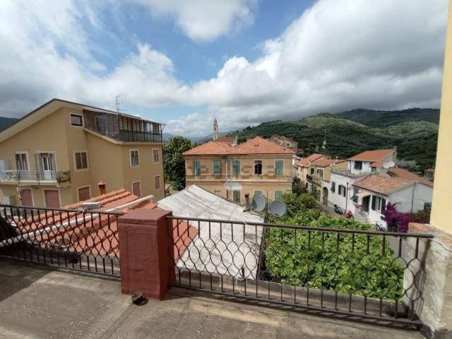 Appartamento in vendita a Imperia, Liguria