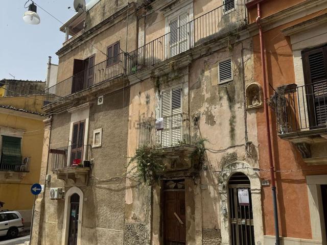 Appartamento in vendita a Ragusa Ibla, Ragusa