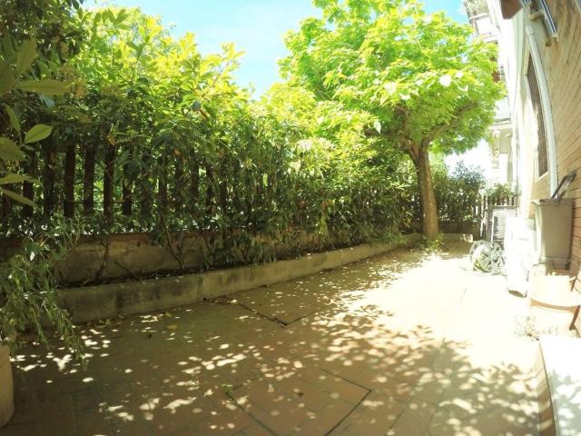 Appartamento in vendita a Centro Direzionale, Prato