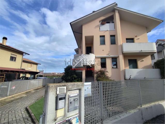 Appartamento in vendita a Torrette, Fano