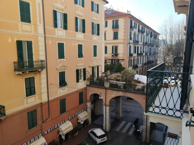 Appartamento in vendita a Oltreletimbro, Albisola Capo