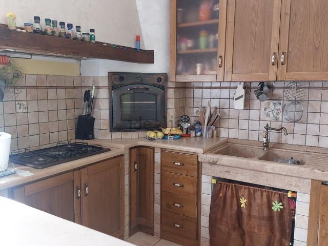 Appartamento in vendita a Carsoli, Abruzzo