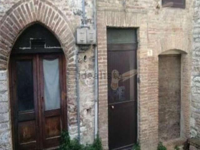 Appartamento in vendita a Albacina, Marche