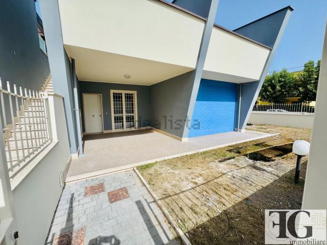 Appartamento in vendita a Lido di Enea, Roma Capitale