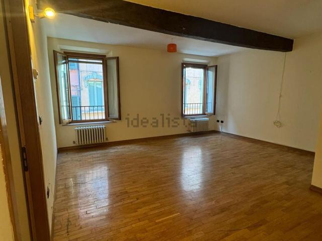 Appartamento in vendita a San Pietro città, Re