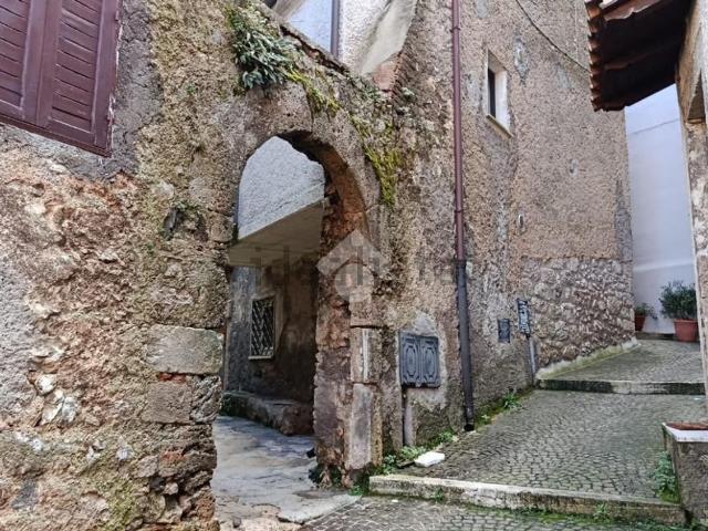 Appartamento in vendita a Vico Nel Lazio, Lazio