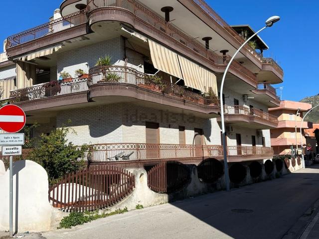 Appartamento in vendita a Mondragone, Campania